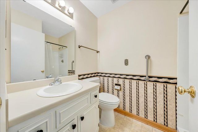 7029 Autumn Wood LN, Roanoke, VA 24019