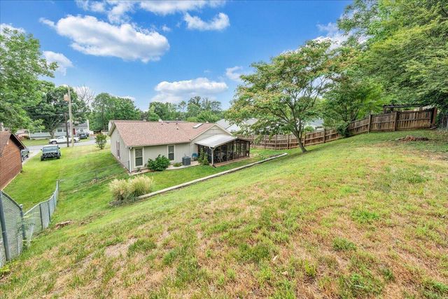 7029 Autumn Wood LN, Roanoke, VA 24019