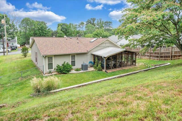 7029 Autumn Wood LN, Roanoke, VA 24019
