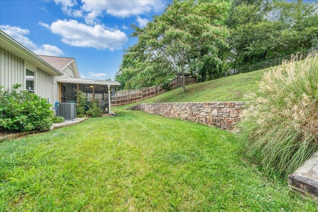 7029 Autumn Wood LN, Roanoke, VA 24019