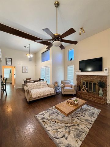 800 NE 17th Court, Moore, OK 73160