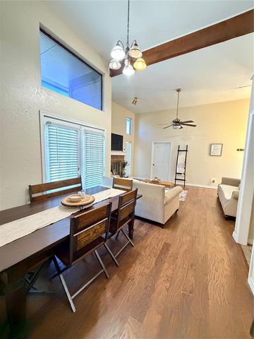 800 NE 17th Court, Moore, OK 73160