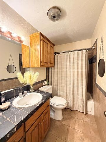 800 NE 17th Court, Moore, OK 73160