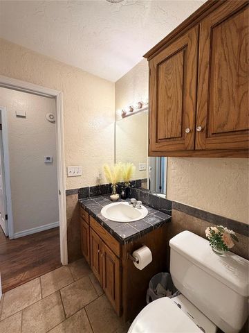 800 NE 17th Court, Moore, OK 73160