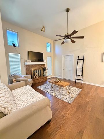 800 NE 17th Court, Moore, OK 73160