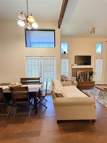 800 NE 17th Court, Moore, OK 73160