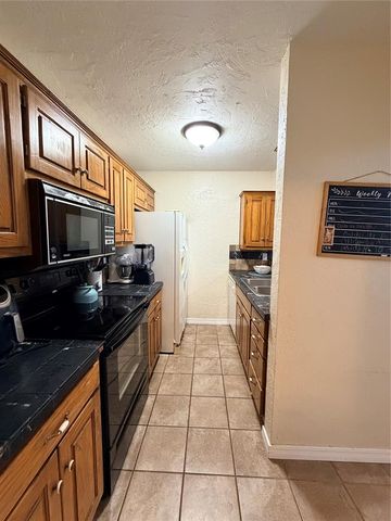 800 NE 17th Court, Moore, OK 73160