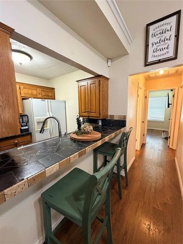 800 NE 17th Court, Moore, OK 73160