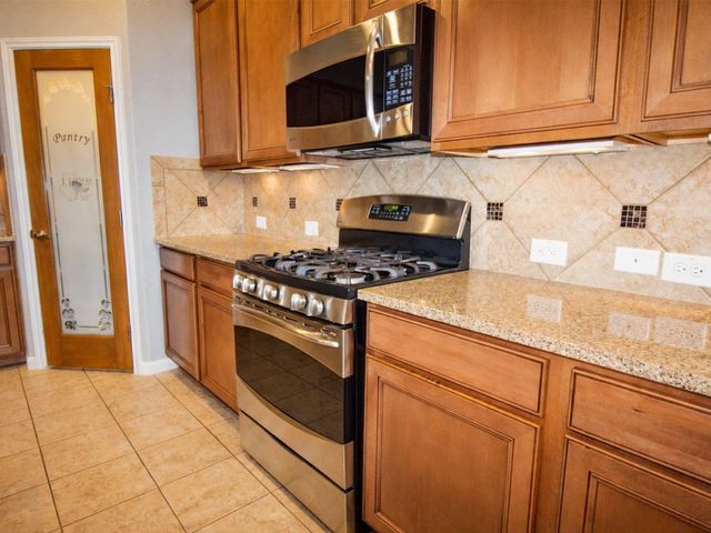 225 Forest Heights Lane, Montgomery, TX 77316