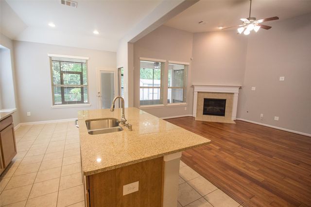 225 Forest Heights Lane, Montgomery, TX 77316