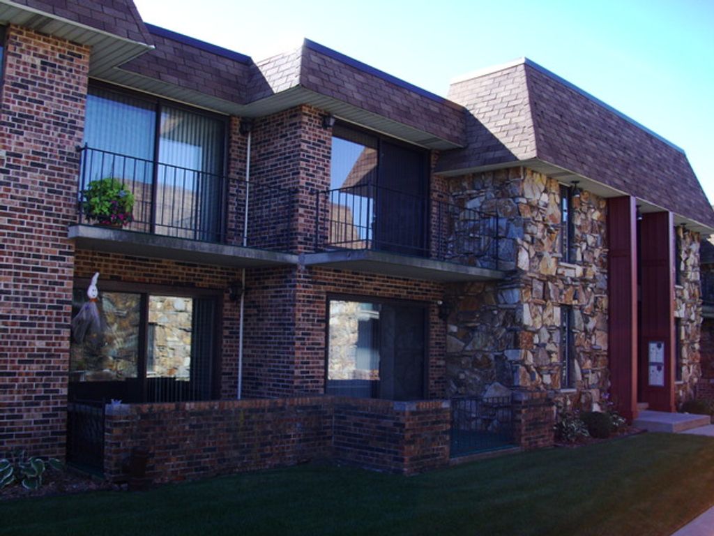 10418 S Pulaski Road 204C, Oak Lawn, IL 60453