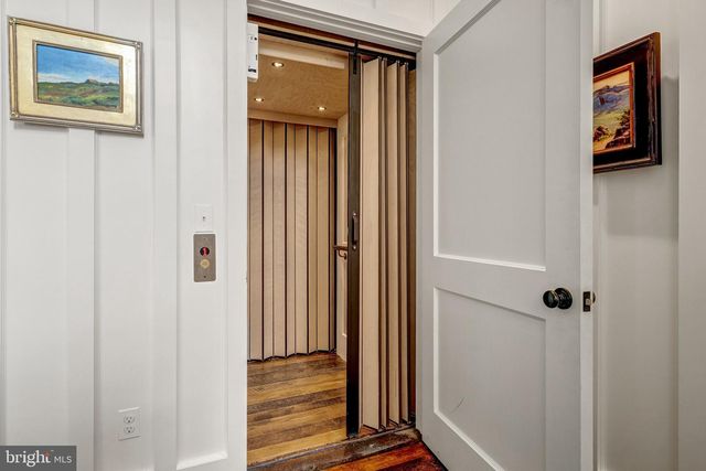 8133 GEORGETOWN PIKE, Mclean, VA 22102