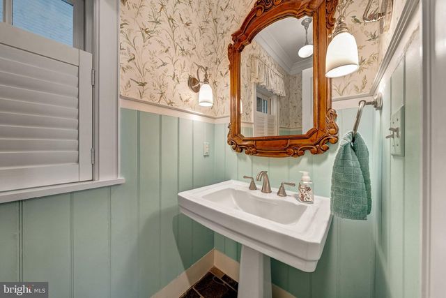 8133 GEORGETOWN PIKE, Mclean, VA 22102
