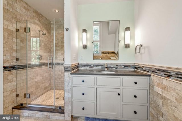 8133 GEORGETOWN PIKE, Mclean, VA 22102