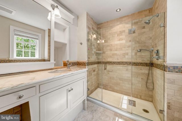 8133 GEORGETOWN PIKE, Mclean, VA 22102