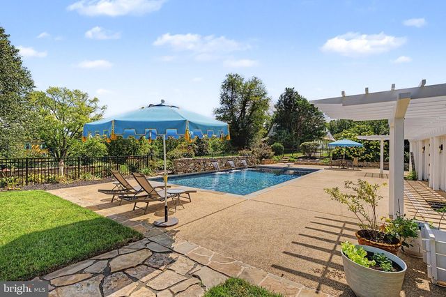 8133 GEORGETOWN PIKE, Mclean, VA 22102