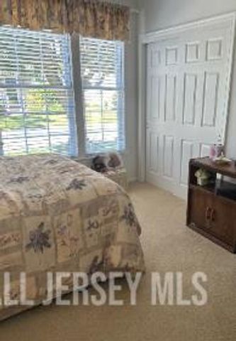 17 Burholme Drive, Hamilton, NJ 08691