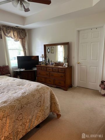 17 Burholme Drive, Hamilton, NJ 08691