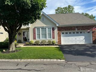 17 Burholme Drive, Hamilton, NJ 08691