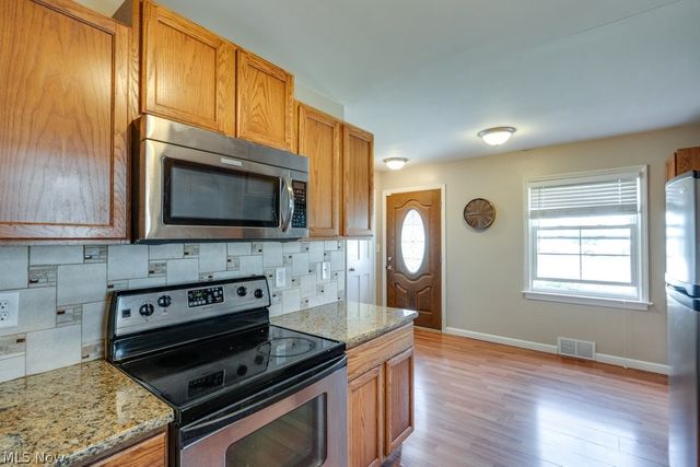 407 E 330th Street, Willowick, OH 44095