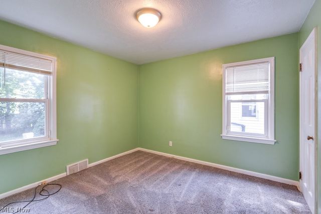 407 E 330th Street, Willowick, OH 44095