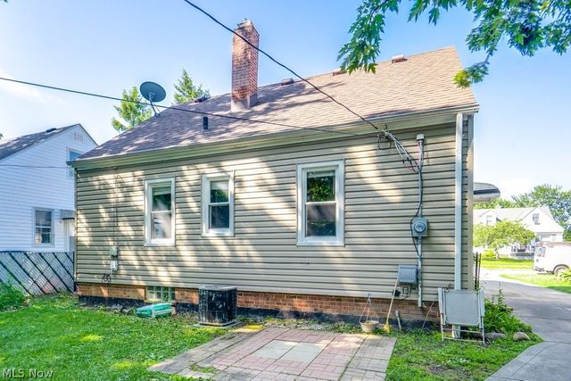 407 E 330th Street, Willowick, OH 44095