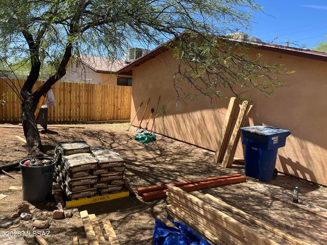 1815 S Van Buren Avenue, Tucson, AZ 85711