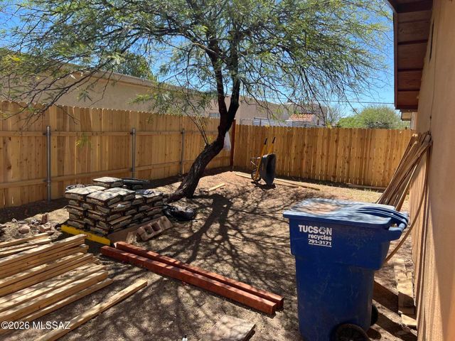 1815 S Van Buren Avenue, Tucson, AZ 85711