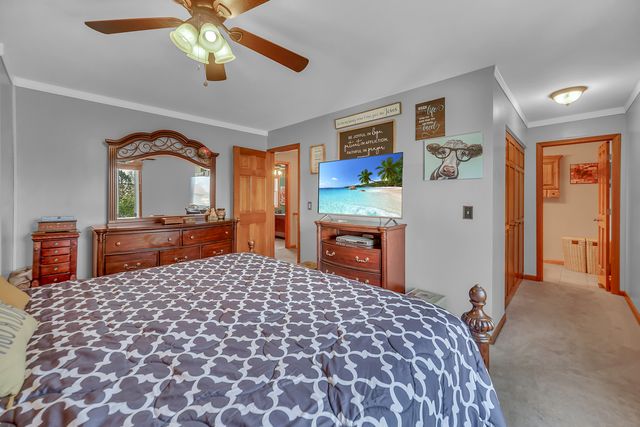 1112 Pheasant Trail, Carol Stream, IL 60188