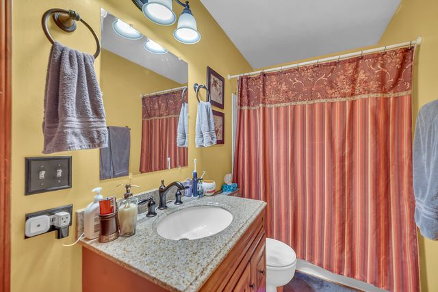 1112 Pheasant Trail, Carol Stream, IL 60188