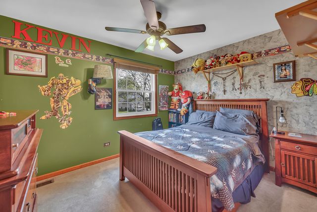 1112 Pheasant Trail, Carol Stream, IL 60188