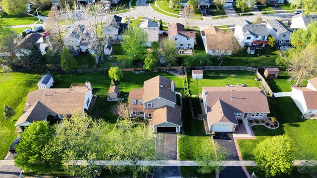 1112 Pheasant Trail, Carol Stream, IL 60188