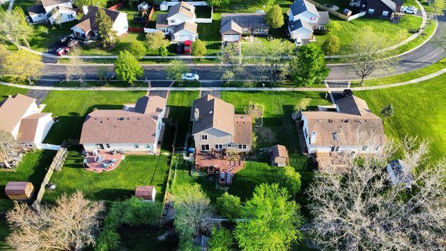 1112 Pheasant Trail, Carol Stream, IL 60188