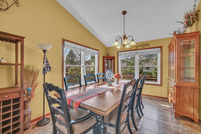 1112 Pheasant Trail, Carol Stream, IL 60188