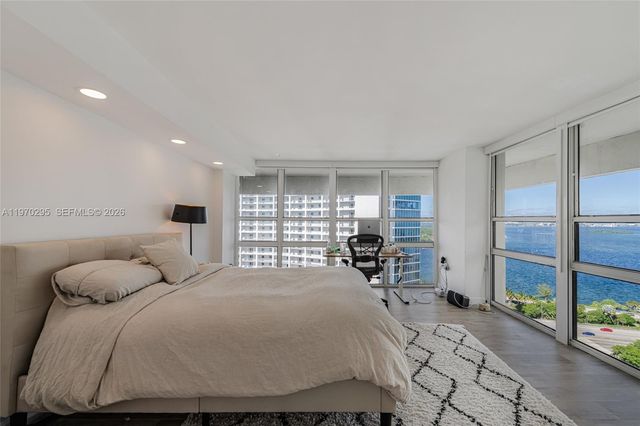 600 NE 36th St PH1, Miami, FL 33137