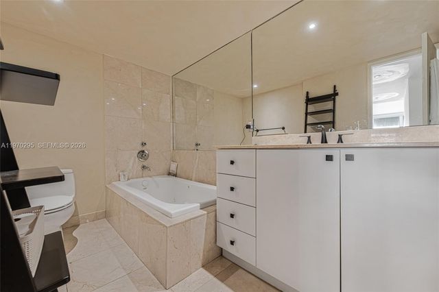 600 NE 36th St PH1, Miami, FL 33137