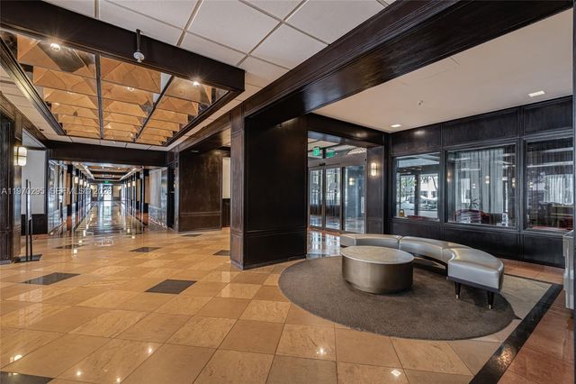 600 NE 36th St PH1, Miami, FL 33137