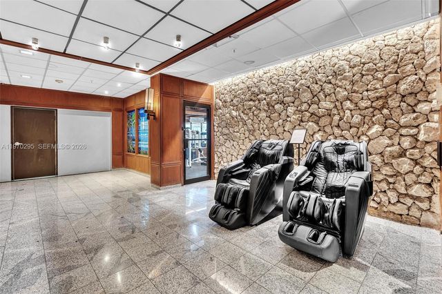 600 NE 36th St PH1, Miami, FL 33137