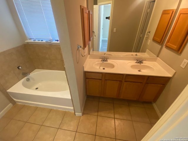 1006 MAGNOLIA SMT, San Antonio, TX 78251
