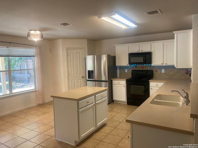 1006 MAGNOLIA SMT, San Antonio, TX 78251
