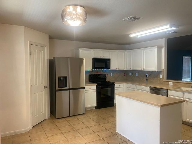 1006 MAGNOLIA SMT, San Antonio, TX 78251