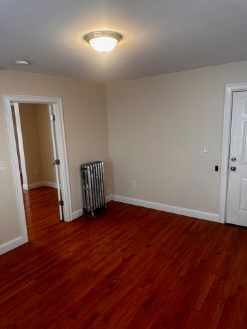 483 Newport Ave 1, Quincy, MA 02170