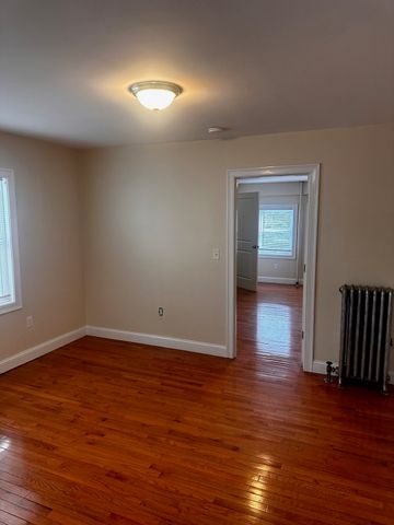 483 Newport Ave 1, Quincy, MA 02170