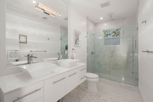 15 Sterling St, Newton, MA 02465