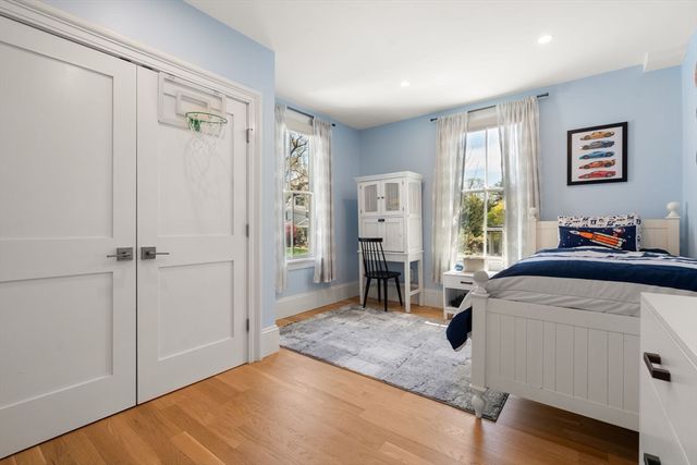 15 Sterling St, Newton, MA 02465