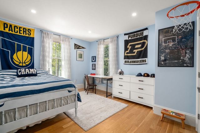 15 Sterling St, Newton, MA 02465