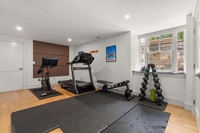 15 Sterling St, Newton, MA 02465