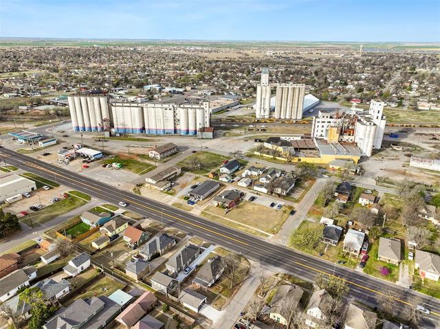 1001 S Rock Island Avenue, El Reno, OK 73036