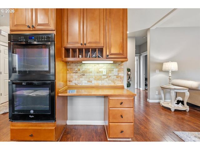 6338 Se DUNBAR Dr, Portland, OR 97236