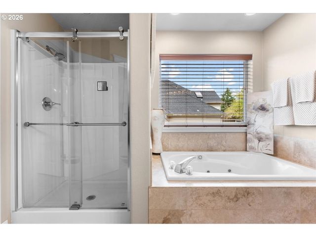 6338 Se DUNBAR Dr, Portland, OR 97236